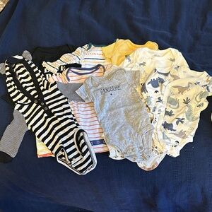 17-Piece Newborn Baby Bundle - Pants, Onesies and Sweatshirts
